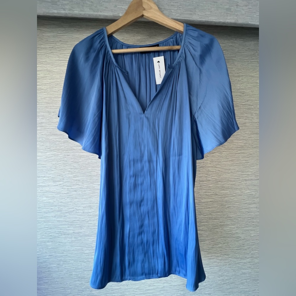 Lane Bryant Blue V-Neck Flutter Sleeve Blouse NWT💙